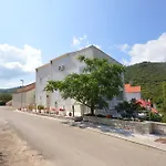 Rezidence Castello Zrnovo