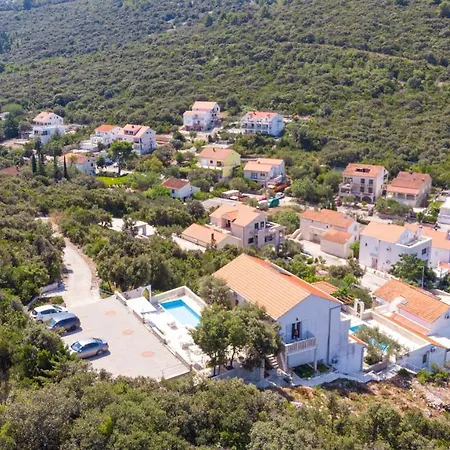 Lägenhet Castello Zrnovo