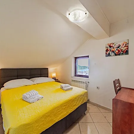 Rezidence Castello Zrnovo