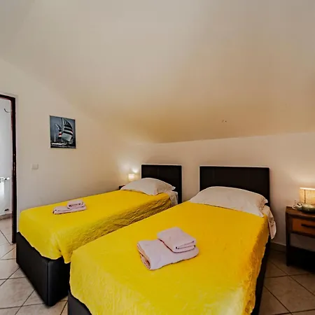 Rezidence Castello アパート Žrnovo