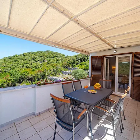 Rezidence Castello Lägenhet Zrnovo