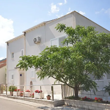 Rezidence Castello Apartman *