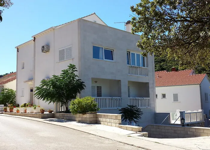 Villa Castello Residence Zrnovo