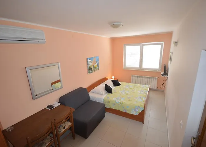 Villa Castello Residence Apartamento Zrnovo