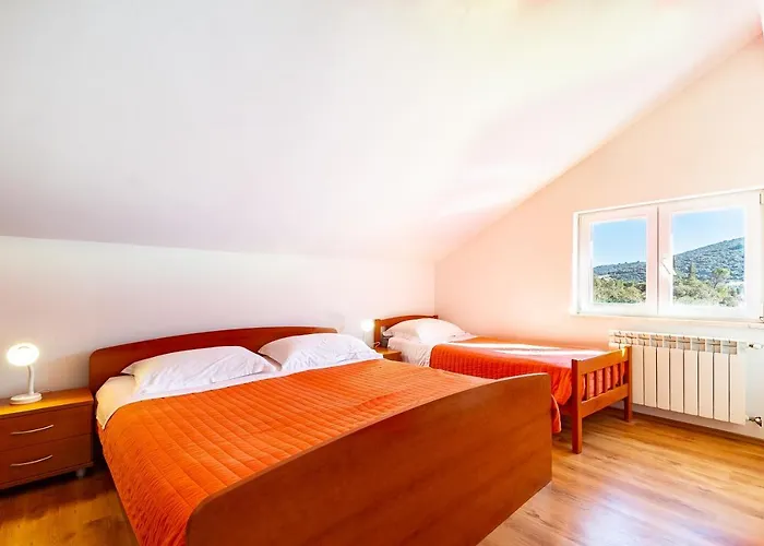 Rezidence Castello Apartman Žrnovo
